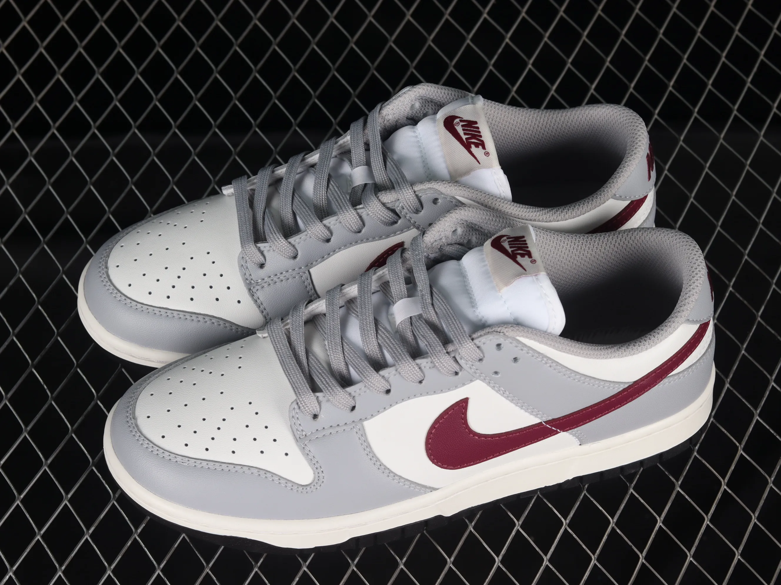 All categories Nk SB Dunk series Nk SB Dunk Low low-top sneakers Nk Dunk Low "Grey White" gray burgundy low-top retro sports and leisure sneakers DD1503-122